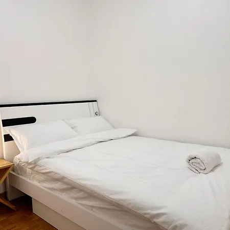 123 - Spacieux Pour 8 Personnes A Daire *