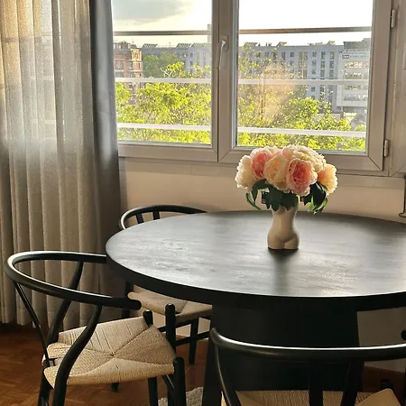 123 - Spacieux Pour 8 Personnes A * Paris